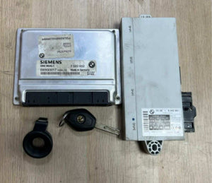 2004-2005 BMW 530i Engine Control Module 7533652 5' E60 BMW 530I ECU SET MS45.1