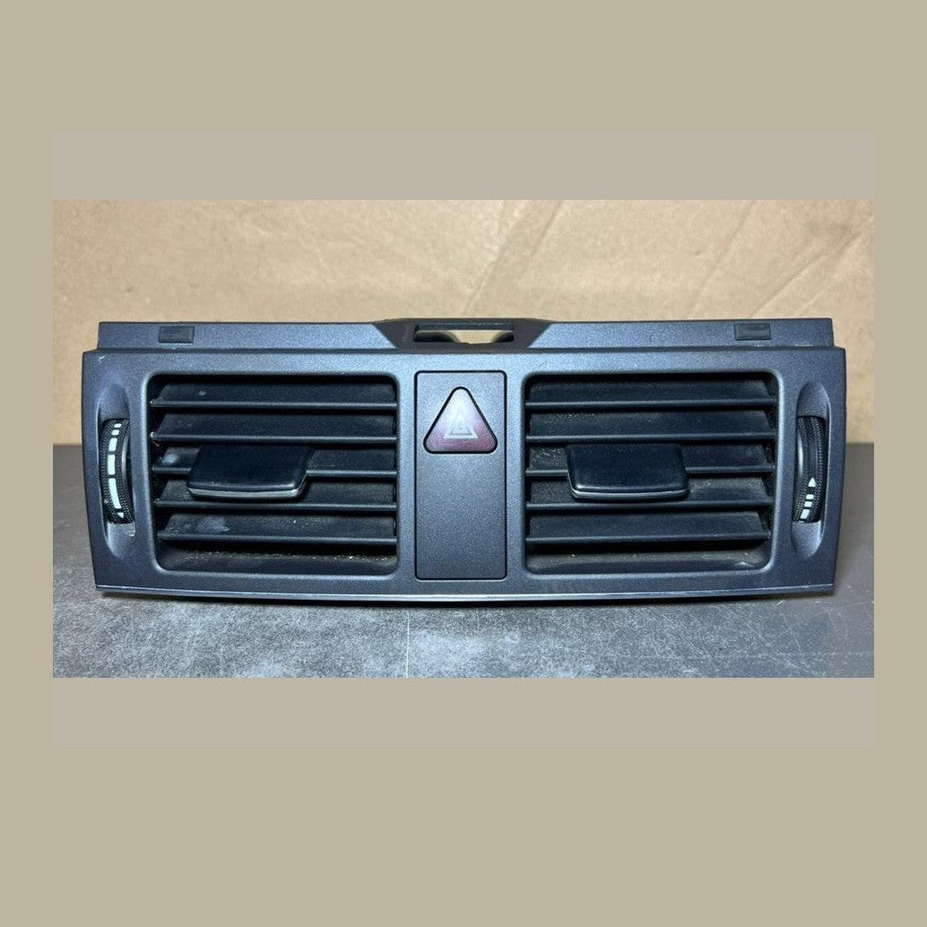 2008-2010 Mercedes W204 C-Class Front Center Dashboard  Heater A/C Air Vent
