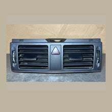 2008-2010 Mercedes W204 C-Class Front Center Dashboard  Heater A/C Air Vent
