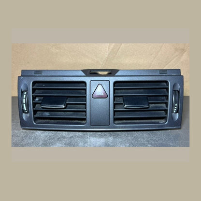 2008-2010 Mercedes W204 C-Class Front Center Dashboard  Heater A/C Air Vent