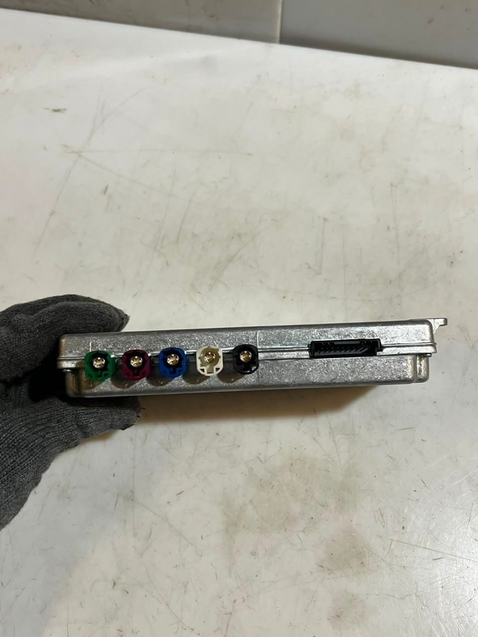 BMW 640i 6' 4' F06 F32 F30 Control Unit Top Rear Side View Module 9393952