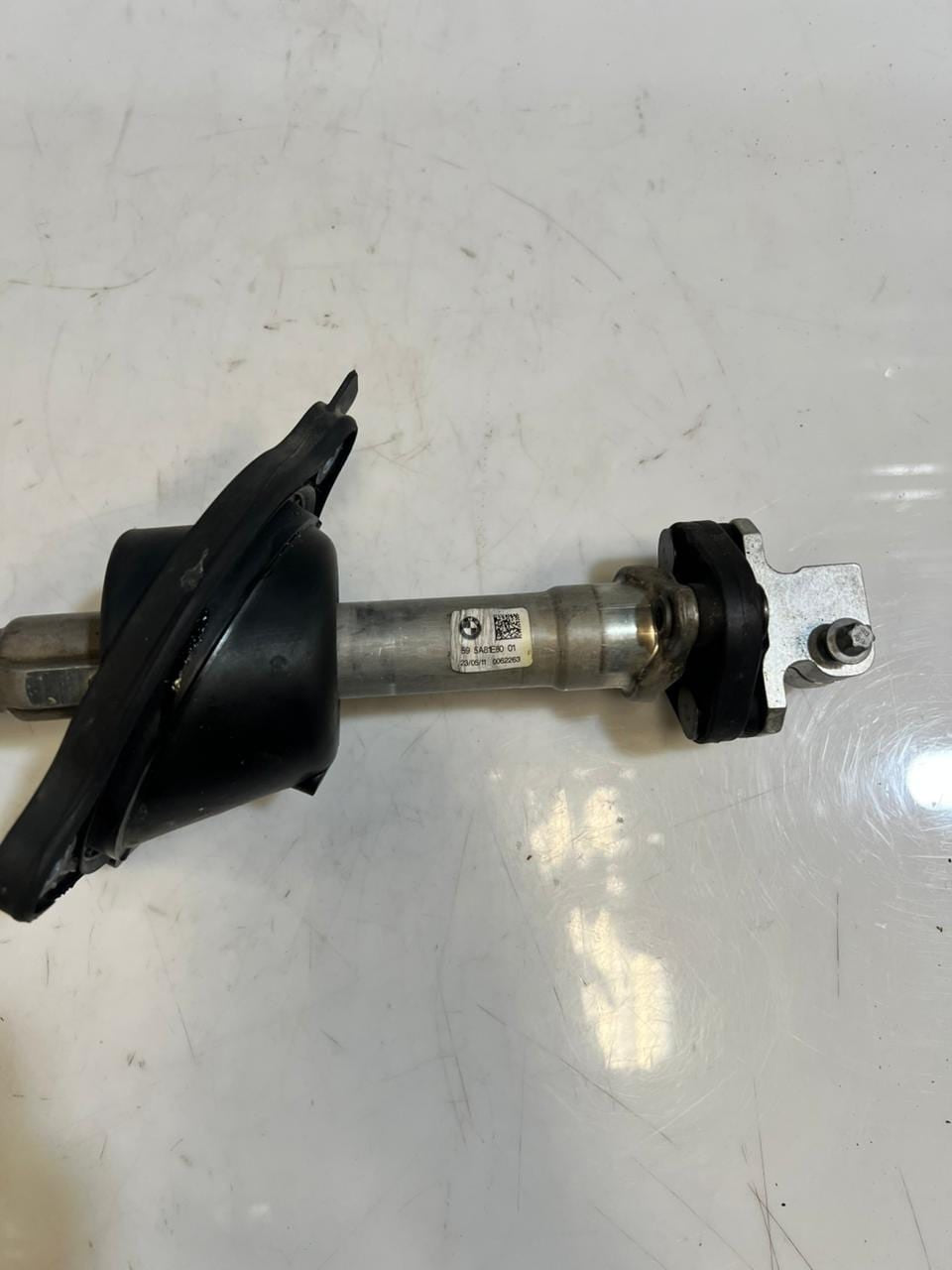 2022-2024 BMW iX I20 xDrive40 Steering Shaft 5A81E80 OEM