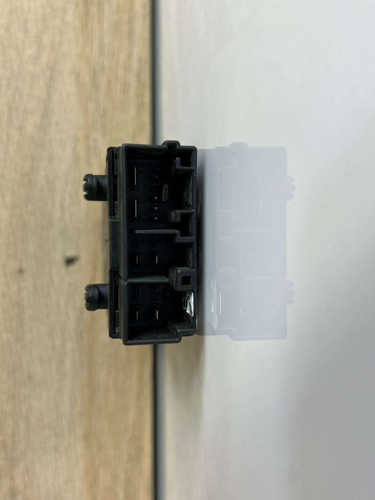 BMW X7 F25 X3 F15 X5 F16 X6 HEATED SEAT CONTROL MODULE P/N 9216468