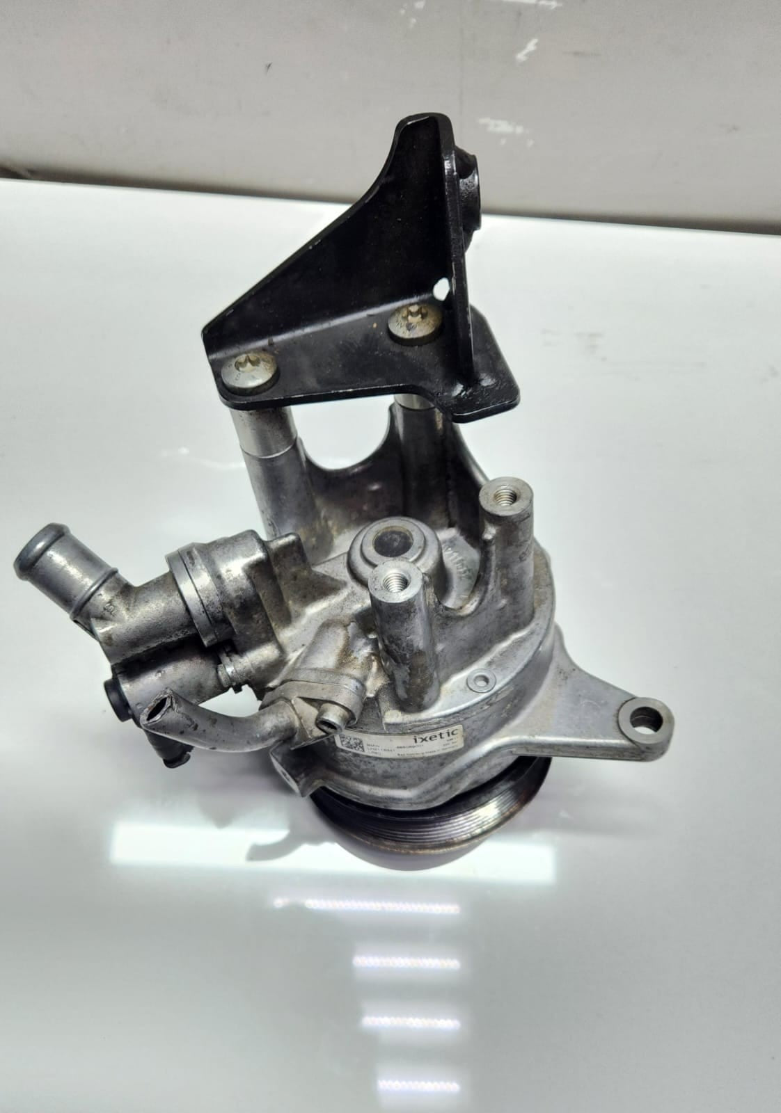 BMW  F10 Hydraulic Pump Dynamic Drive 6850590 6 Series OEM