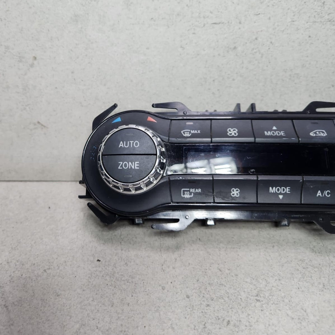 Mercedes-Benz A-Class W176 CLA GLA Climate Control Unit A2469008415 OEM