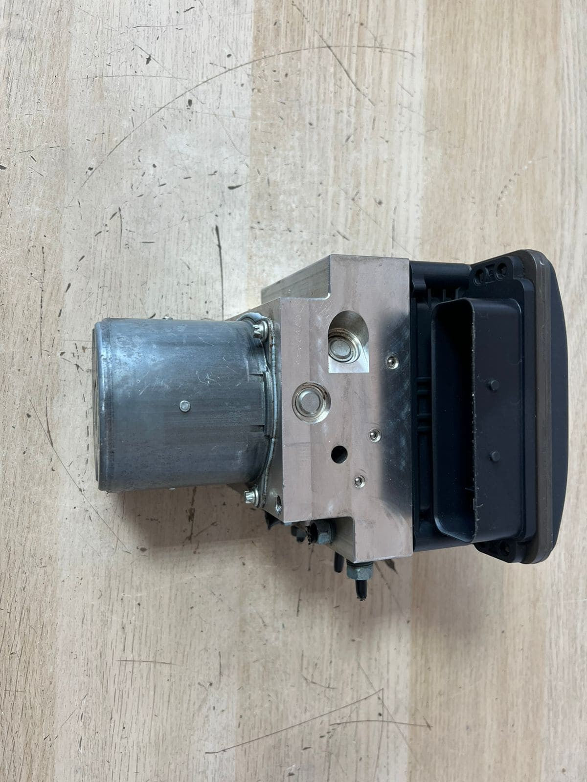 BMW 5 F10 F11 DSC 2.0D Abs Pump Control Module  Hydraulic Block Bosch 6851374