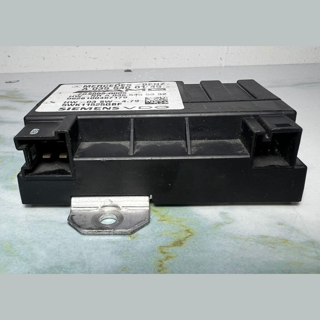 2007-2011 Mercedes-Benz CLS63 AMG Fuel Pump Control Module A0355400145 E63 W218