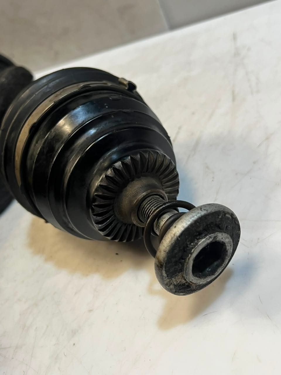 2016-2020 BMW X1 X2 F40 F44 F45 F46 F48 F39 Front Left Axle Shaft 8643375 OEM