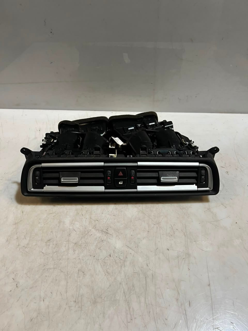 BMW 7 Series F01 F02 F03 F04 750i Center Dash Air Vent 9115859 OEM RHD