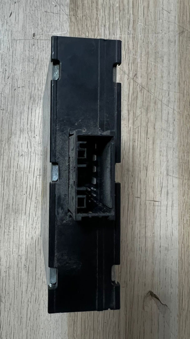 BMW Voltage Converter Module 9233143 F10, F11, F12, F20, F21, F25, and F30