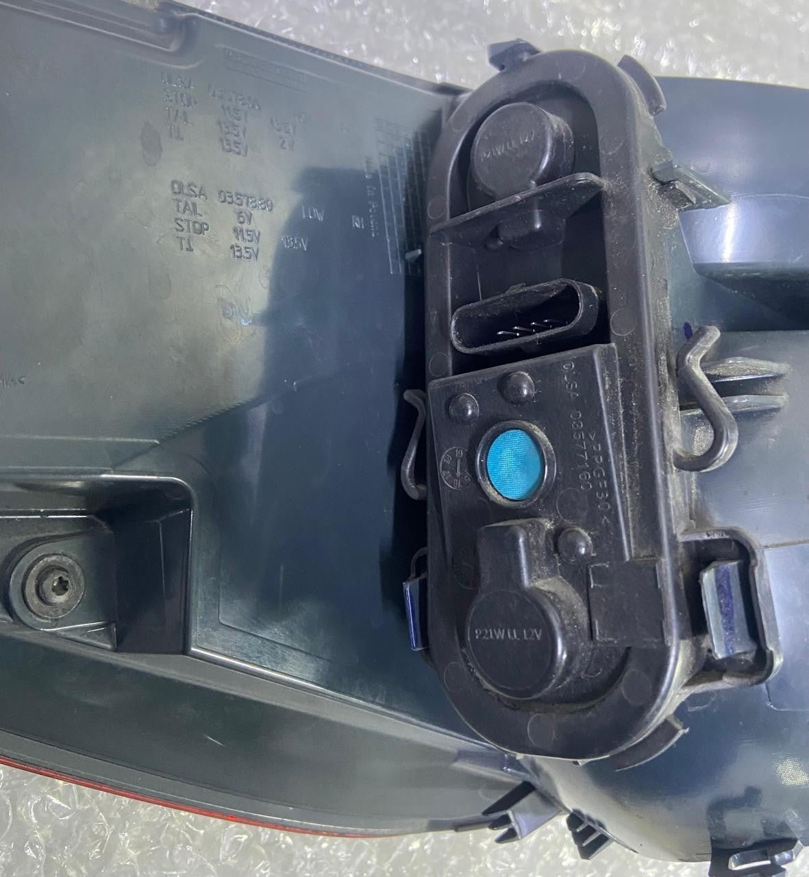 OEM BMW X1 F48 N/S RIGHT SIDE REAR TAIL LIGHT 7350716