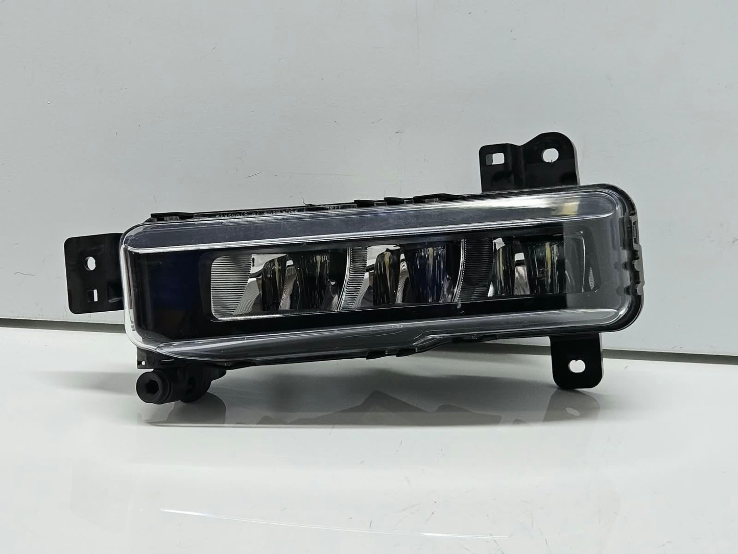 8089525-2018-2022 BMW X5 G05 B57 RHD Front  Left Fog Light OEM