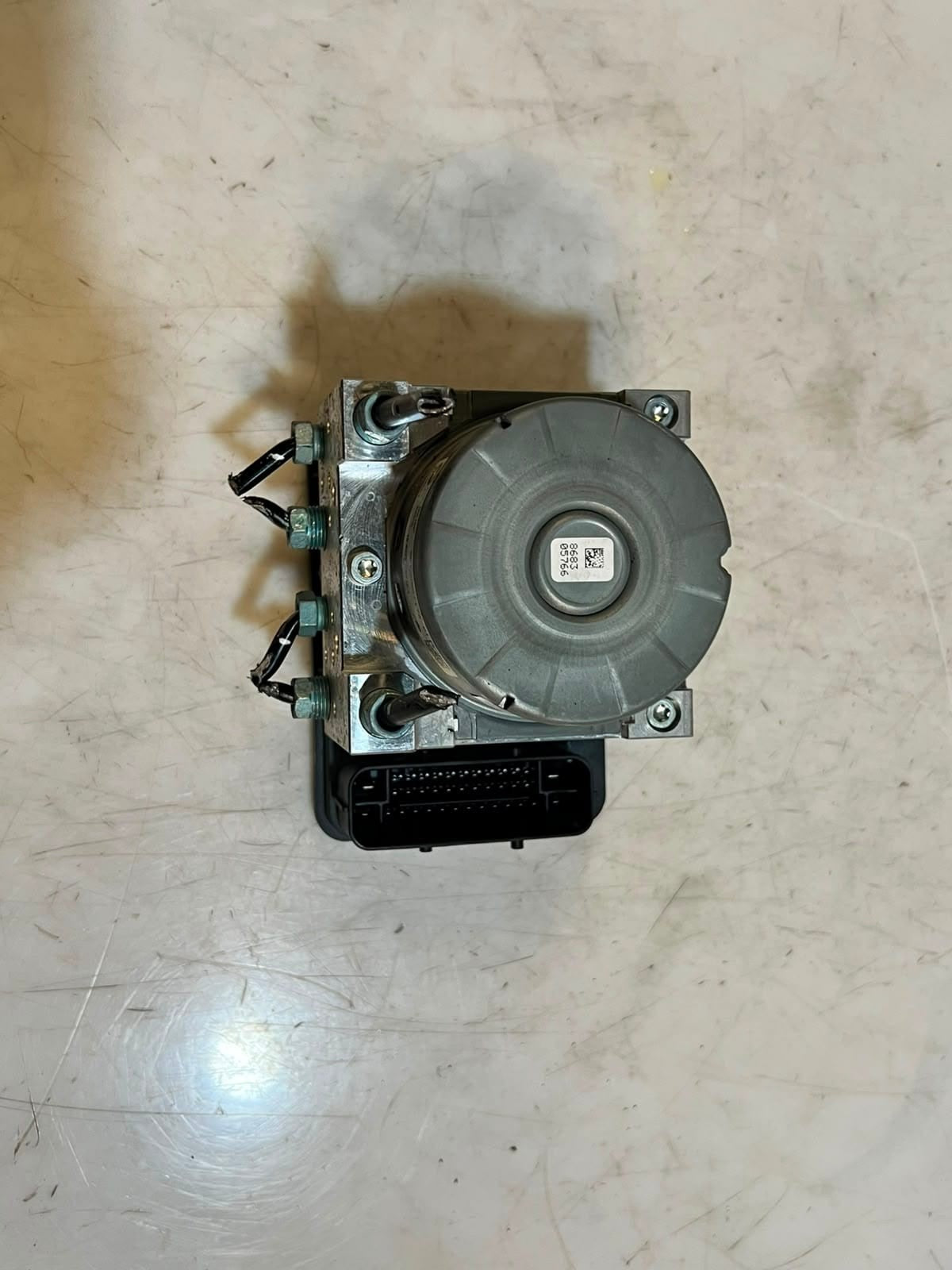 2018 BMW 320i F30 F31 F32 Abs Pump Control Module 6881172 OEM