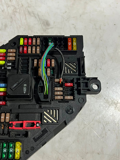 2011-2016 BMW 5' 550i F07 F10 F11 F18 F12 F13 F01 Fuse Relay Box 9210857 OEM