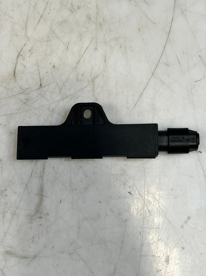 BMW F20, F21, F22, F30, F31, F35, F52, F87 Keyless Entry Antenna Module 9220831