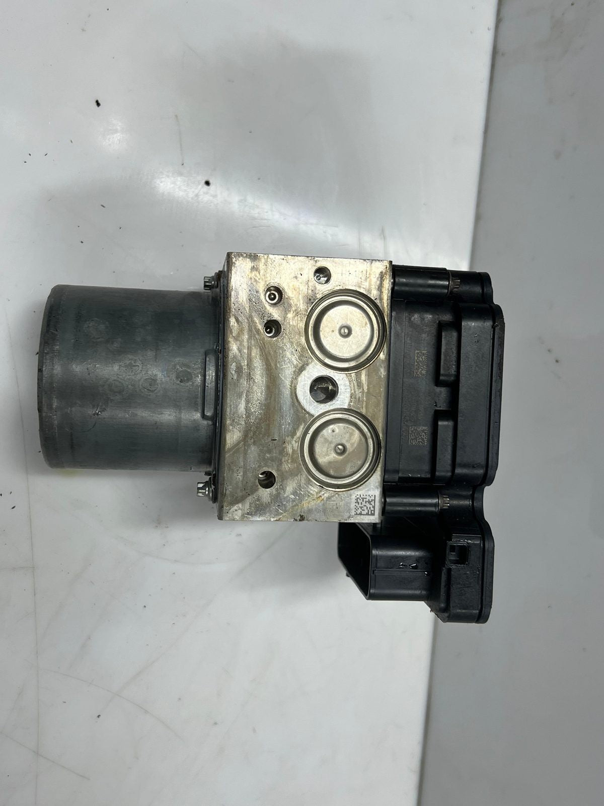 2016 BMW 528i 5 Series F10 and 6 Series F12 L6 DXC9 Abs Pump 6876908 OEM