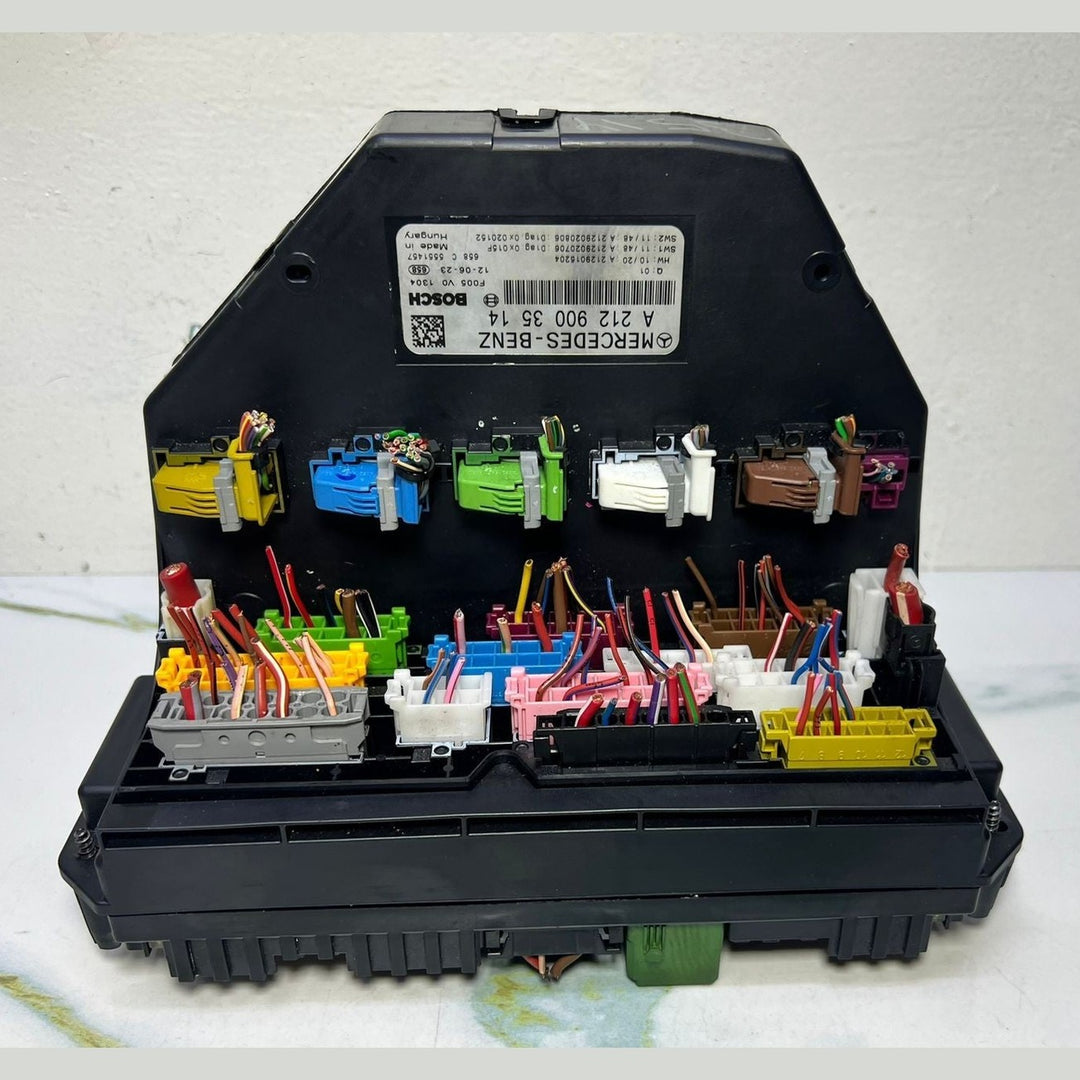 10-18 Mercedes-Benz W212 W204 Front SAM Module Relay Fuse Box A212 9003514 OEM