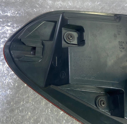 OEM BMW X1 F48 N/S RIGHT SIDE REAR TAIL LIGHT 7350716