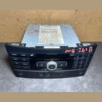 Bild in die Galerieansicht laden, 2012–2014 Mercedes-Benz W212 E-Class Head Unit CD Player A212 9008300 OEM