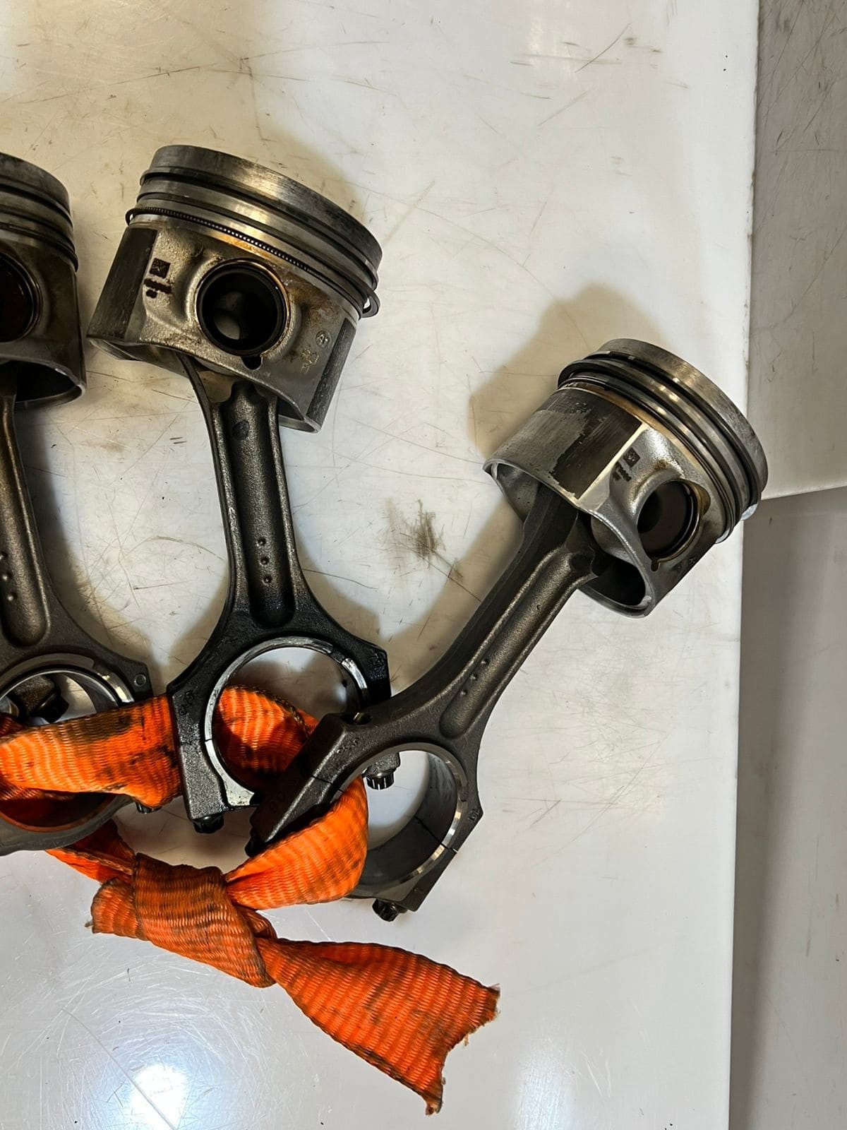 2014 Mini Cooper Countryman Piston with connecting rods 1.6 8575866 