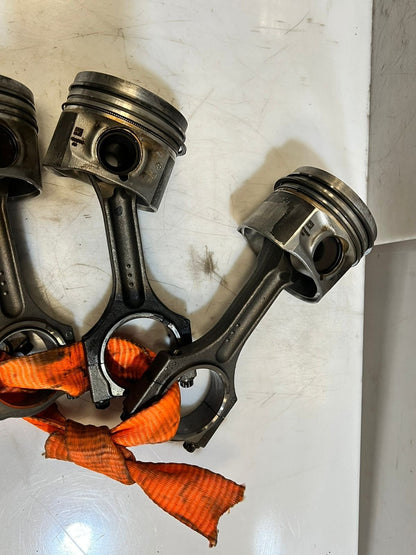 2014 Mini Cooper Countryman Piston with connecting rods 1.6 8575866 