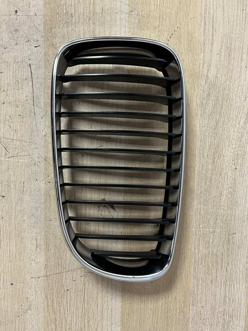 2007 BMW 1 SERIES E82 E87 E88 Grille With Chrome Frame Kidney Left 7166439 Used