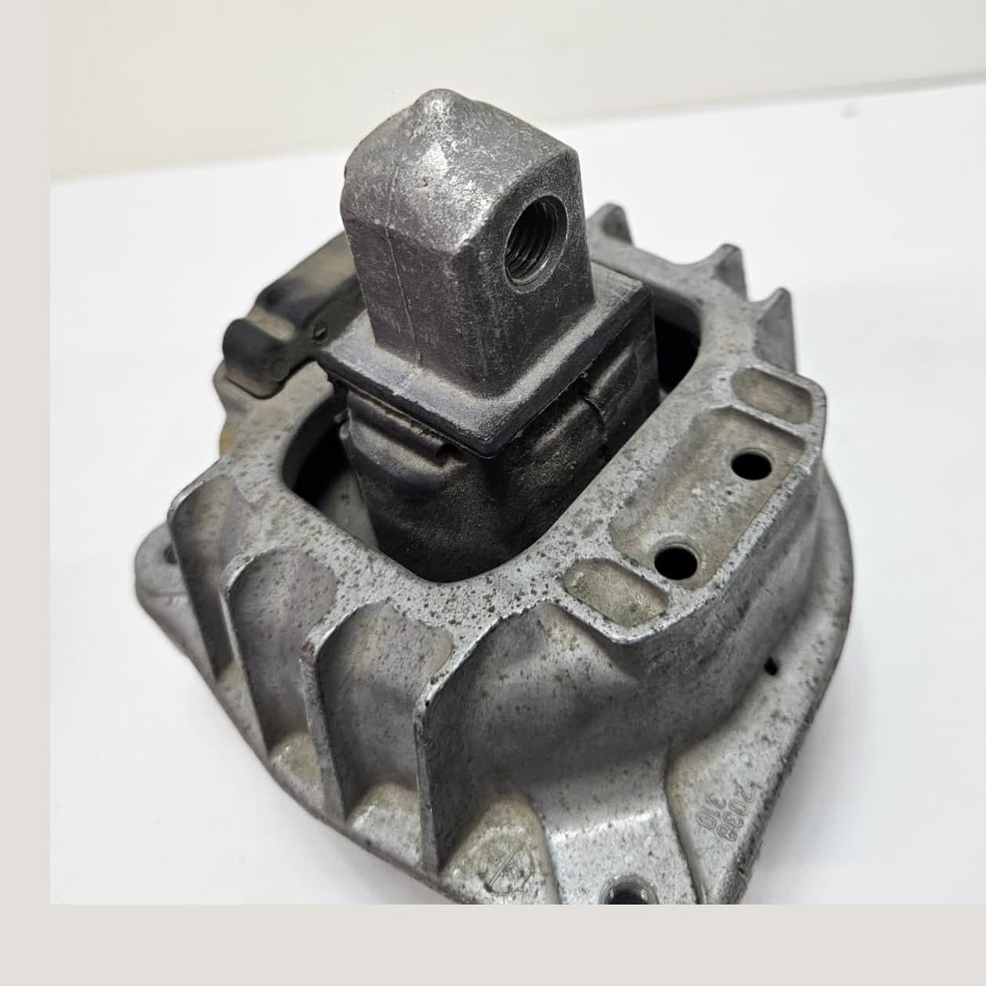 2008-2015 BMW 5 7 Series F07 F10 F01 F02 F03 F04 Engine Mount 6775906