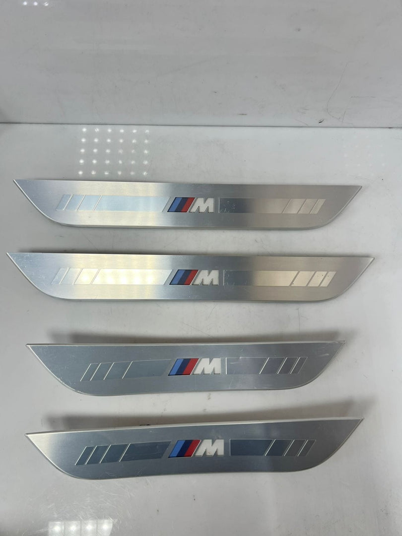2020-2024 BMW M850i xDrive Gran Coupe Illuminated Door Sill Trim Left 8077339