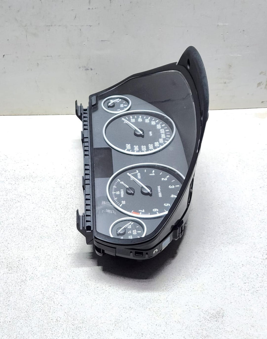 2016-2019 BMW 330i Instrument Cluster 9379882 3 Series F30 F31 