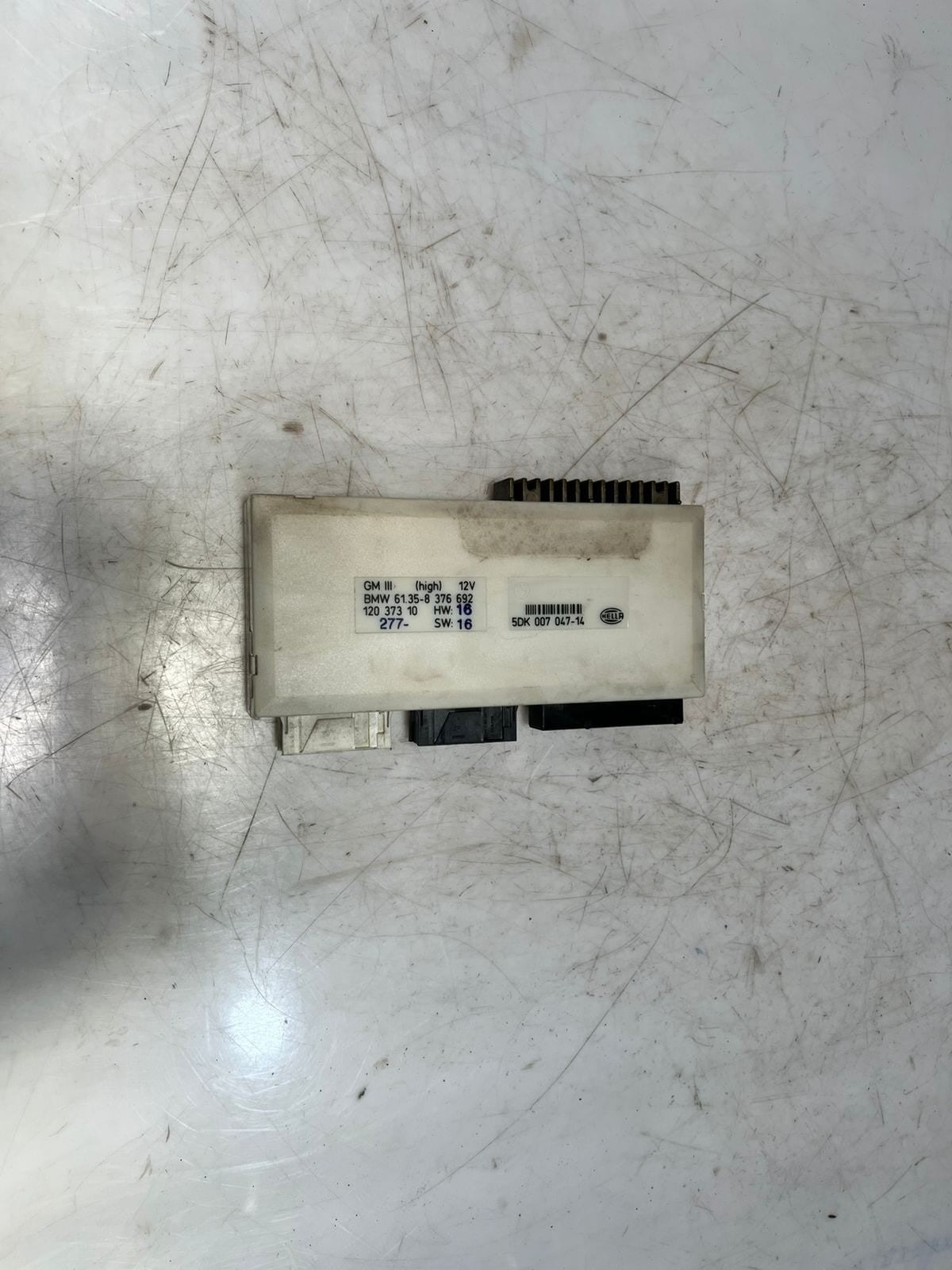 1996-2003 BMW 5 E39 E38 520I GM3 Body Control Module BCM 8376692 OEM