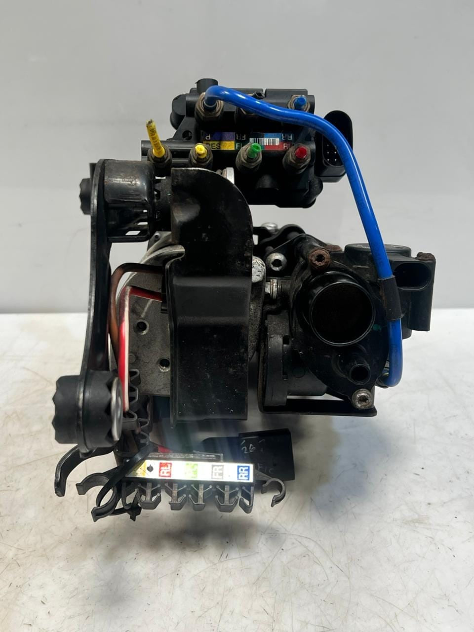 2015-2020 BMW 740i 7 Series G11 G12 Air Suspension Compressor Pump 443021002 OEM