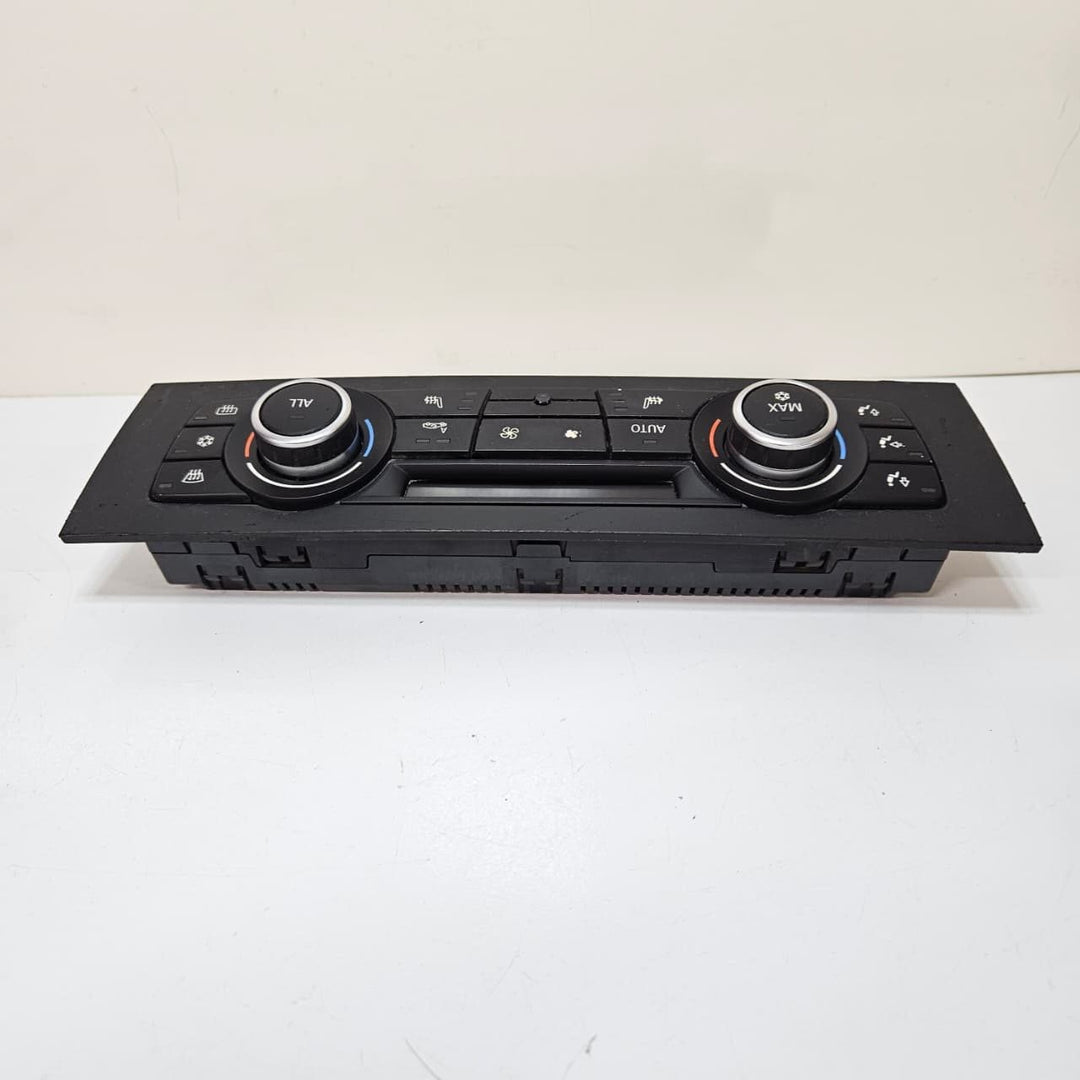2010-2014 82, E88, E9X series 3 328i and 335i Control Panel 9250393