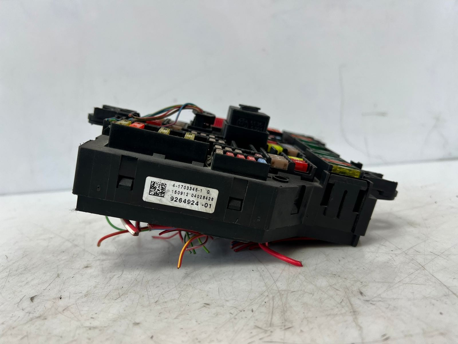 2013 BMW 750i F01 F02 F04 F06 F10 Rear Power Distribution Fuse Box 9264924 OEM