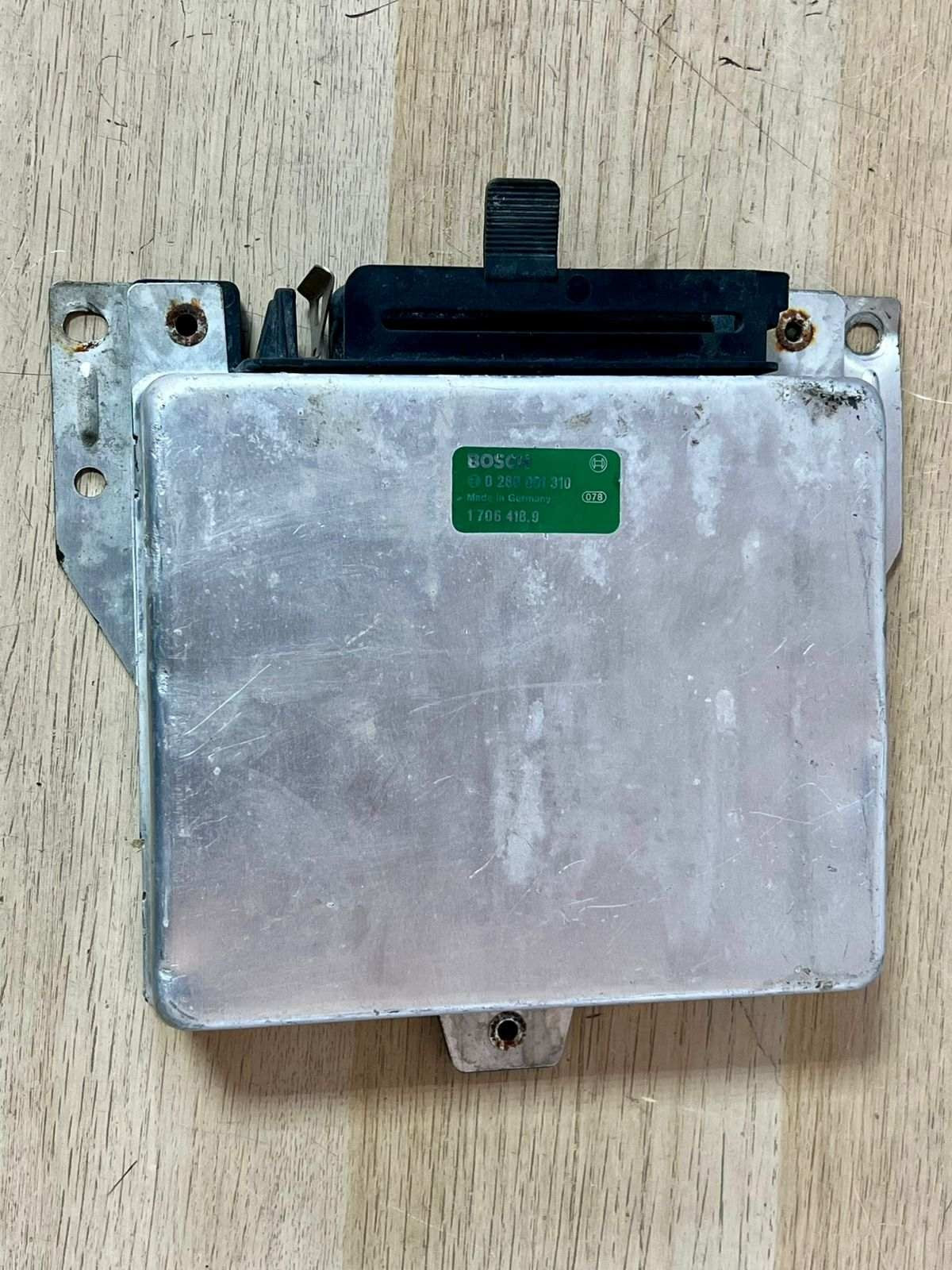 ⁣⁣⁣⁣ BMW E23 728i E24 628i E28 528i E30 328i Control Module ECU 0280001310 17064