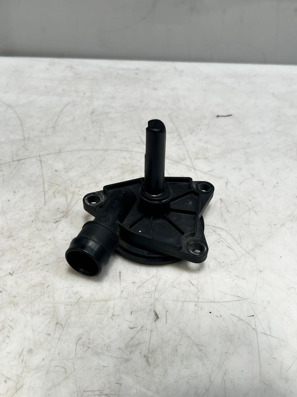 2003-2007 BMW 760Li E65 E66 E67 ENGINE Crankcase Vent Valve PVC 7549715 OEM