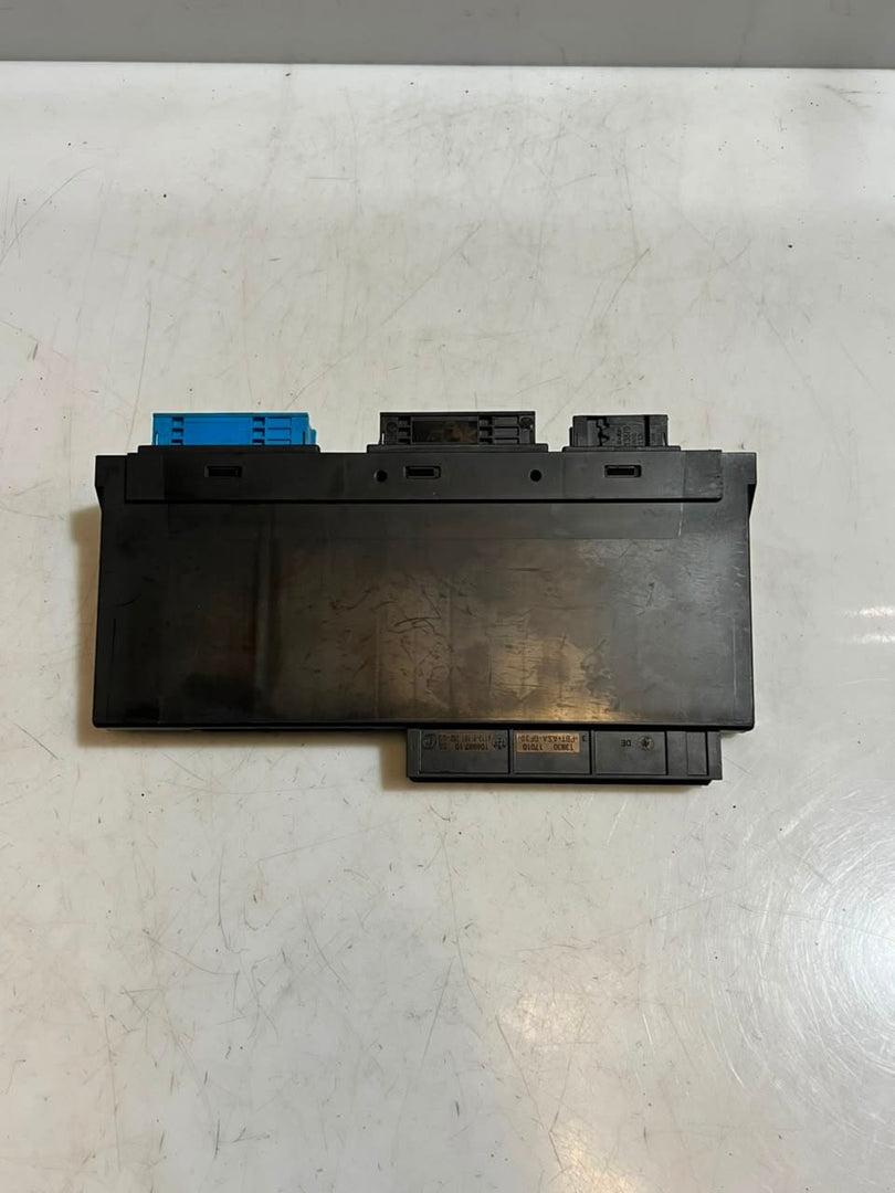 BMW 528i F07 5 Series GT M6 535i Body Control Module BCM Junction Box 9228495