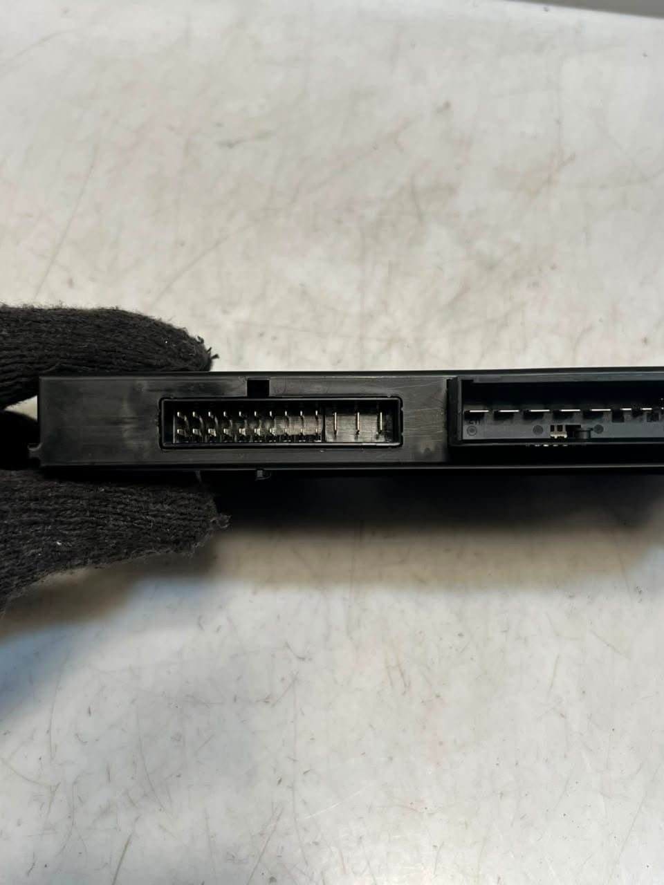BMW 5 Series F10 F11 520d Body Control Module Junction Box 9244392 OEM
