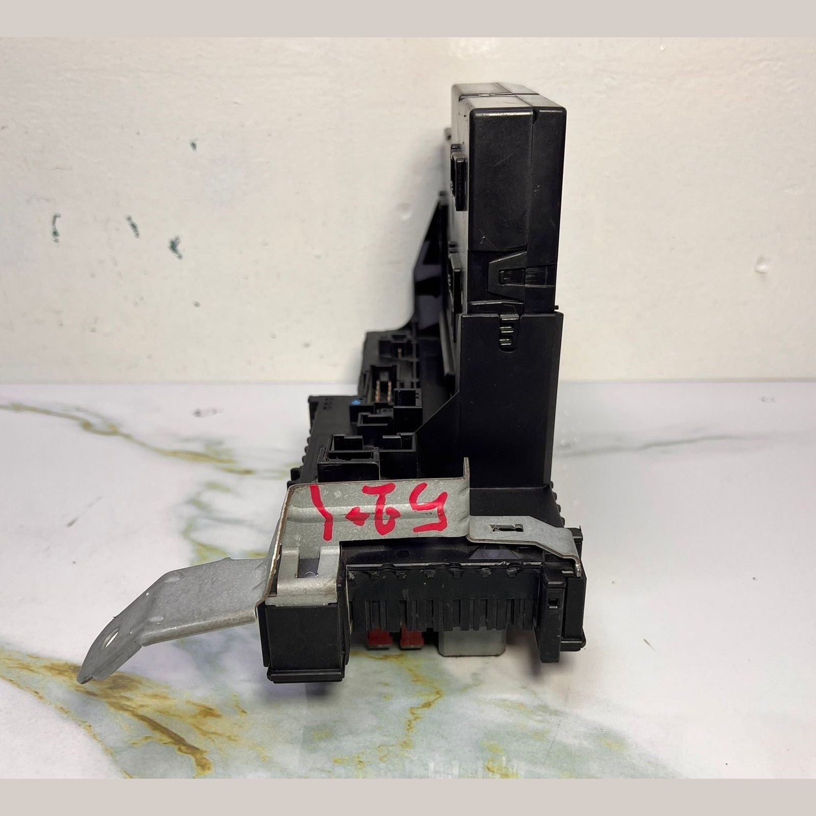 Mercedes-Benz Rear Sam Fuse Box Relay Module 204 900 52 01 W204 C-Class