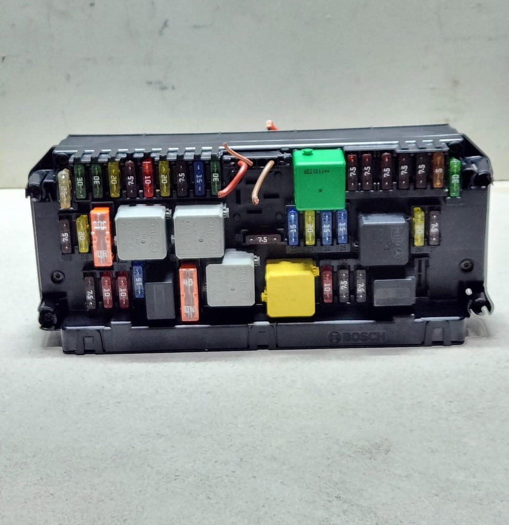 2010-2015 Mercedes-Benz C300 Front Sam Fuse Relay Module A2129008107 W204 W350 