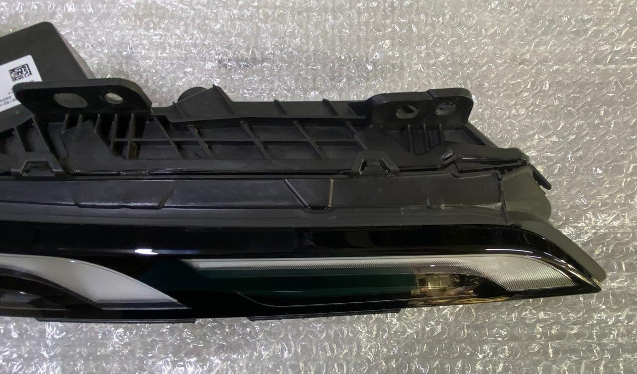 OEM 2023-2024 BMW 7 SERIES G70 RIGHT DRL DAYTIME RUNNING LIGHT LED 9450080