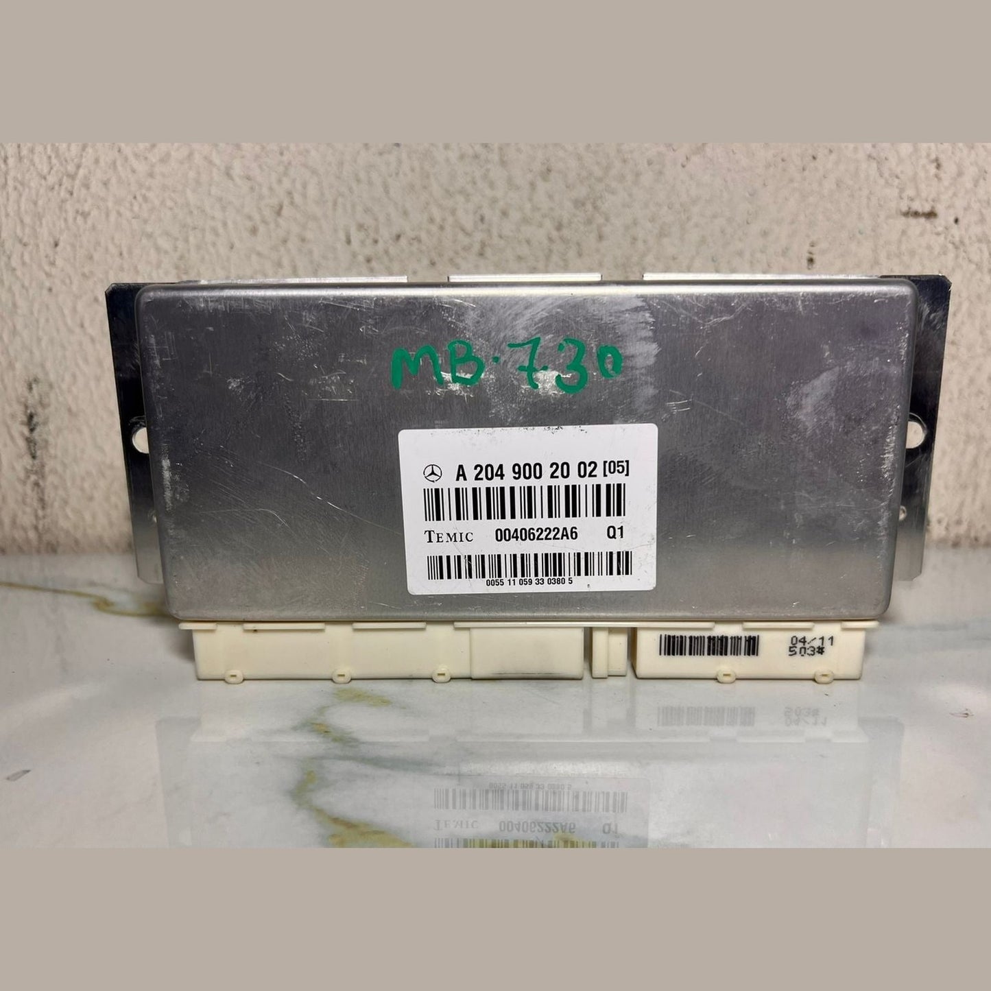Mercedes-Benz W204 Air Suspension Dynamic Level Control Unit Module A 204 900 20