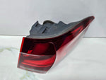 Bild in die Galerieansicht laden, BMW X5 F15 RHD Rear Right Outer Taillight ECE 7470886 OEM