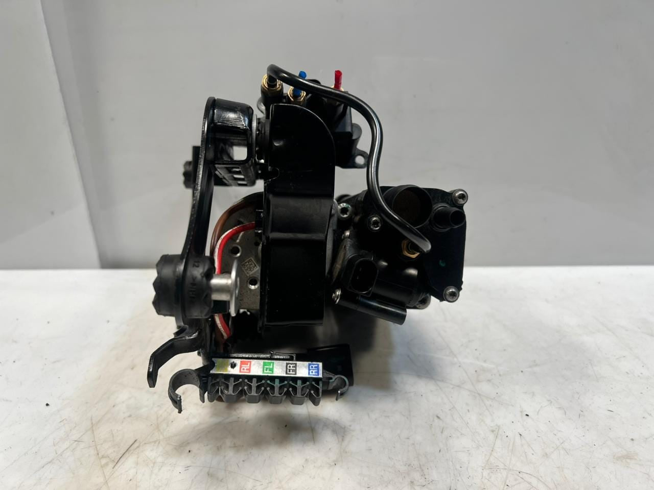 2025 BMW i4 5 Series G30 G31 G32 GT Air Suspension Compressor 4430210011 OEM