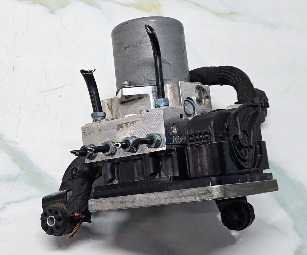 2016-2020 BMW G30, G32, G11, G12, G01 X3 Abs Dsc Pump Control Module 6876246 OEM