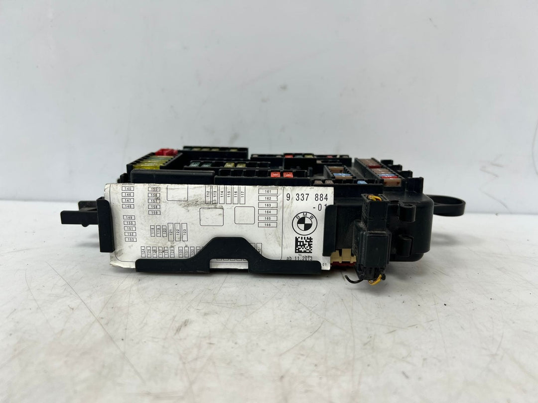 2014-2015 BMW 320i, 328i, 335i Rear Power Distribution Fuse Box 9337882 OEM