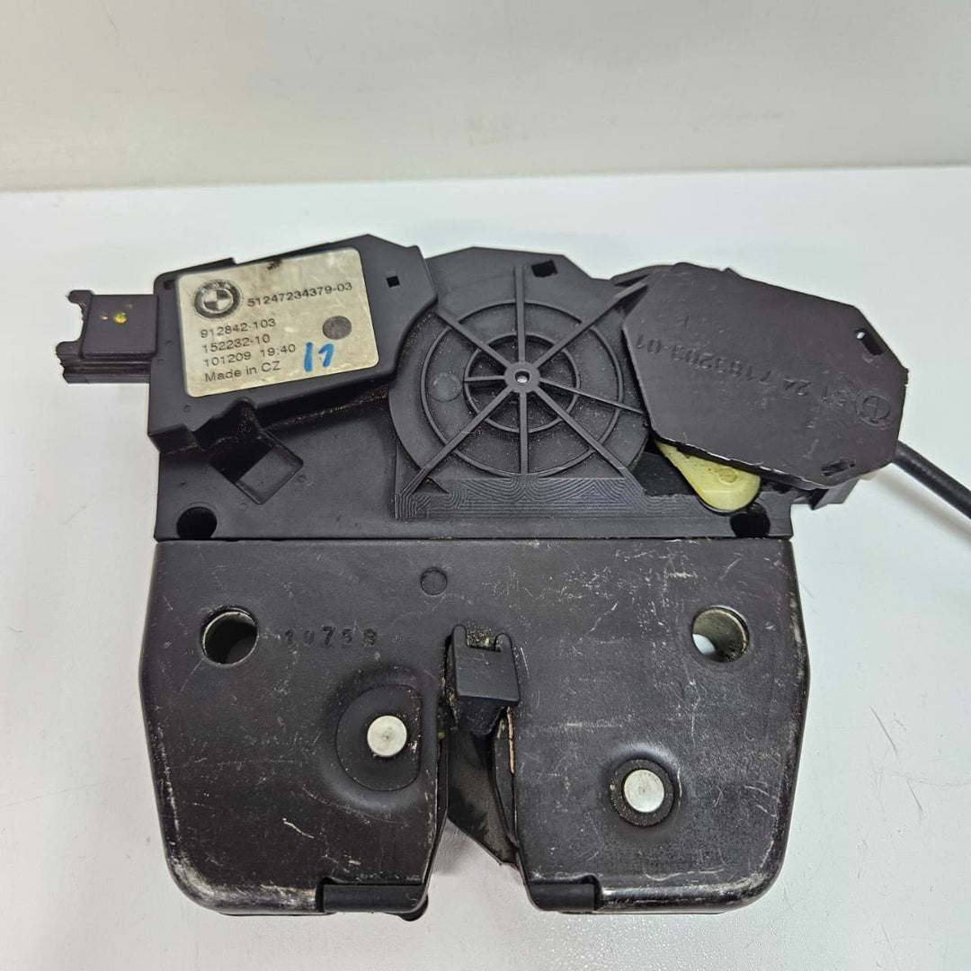 2007-2013 BMW X5 E70 Trunk Latch Lock Actuator 7234379