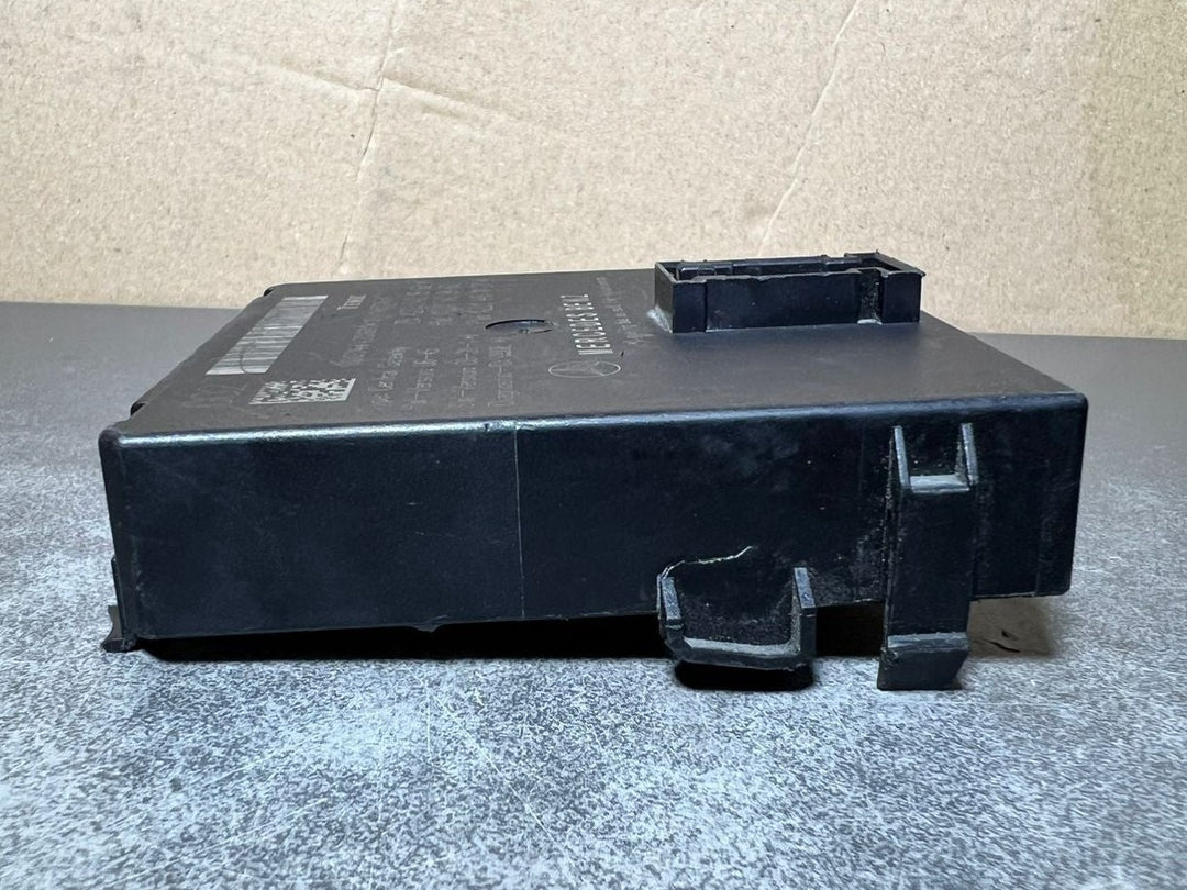 2010-2012 Mercedes-Benz W221 S-Class Gateway Control Module A221 5409562 OEM