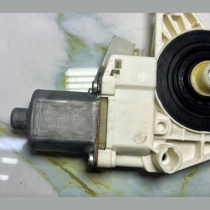 13-18 Mercedes-Benz W246 B-Class CLA Window Motor Front Right Side A246 9065200
