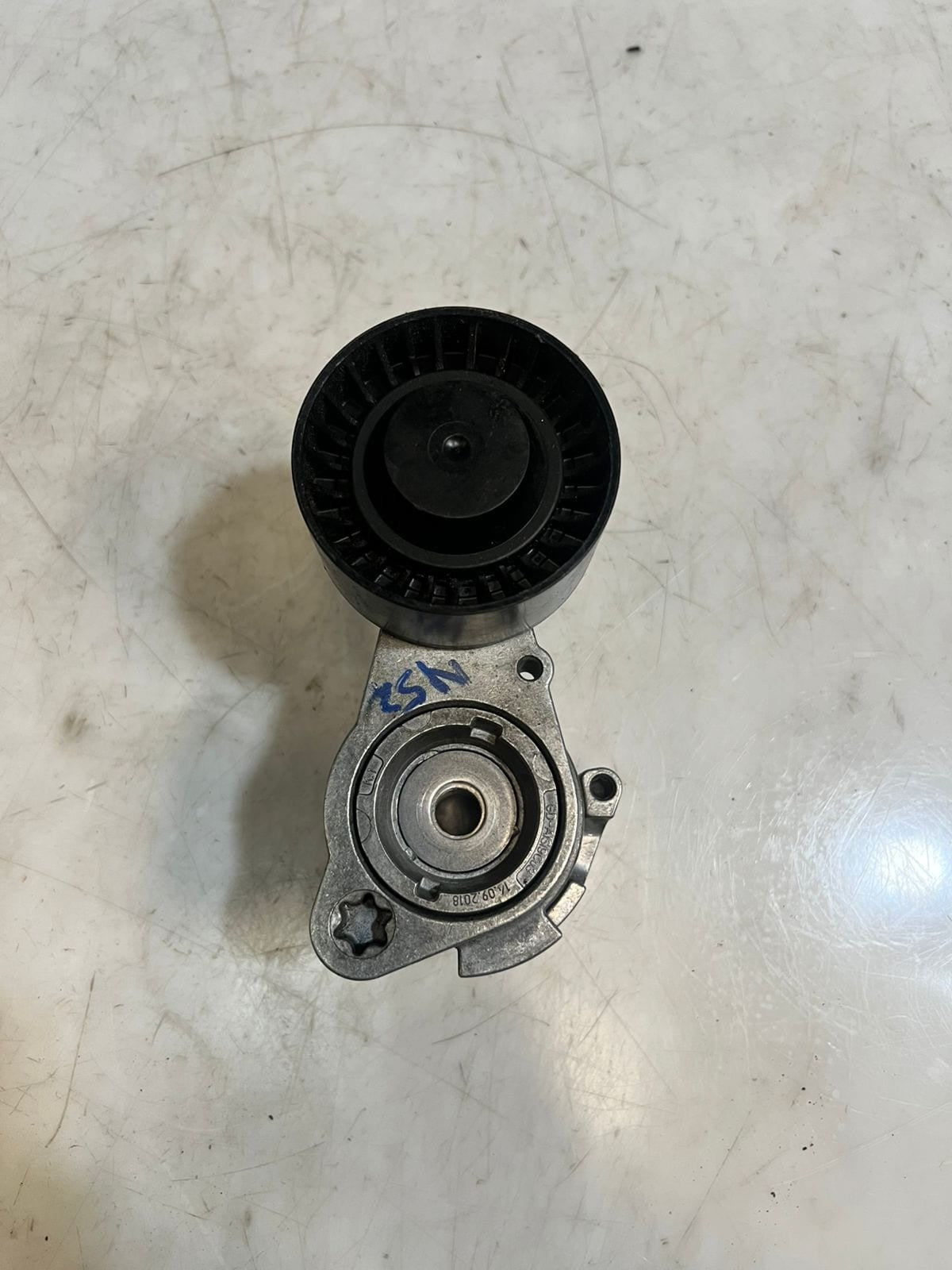 2011-2014 BMW X3 F11 N52 DRIVE/SERPENTINE Belt Tensioner 8620022 OEM