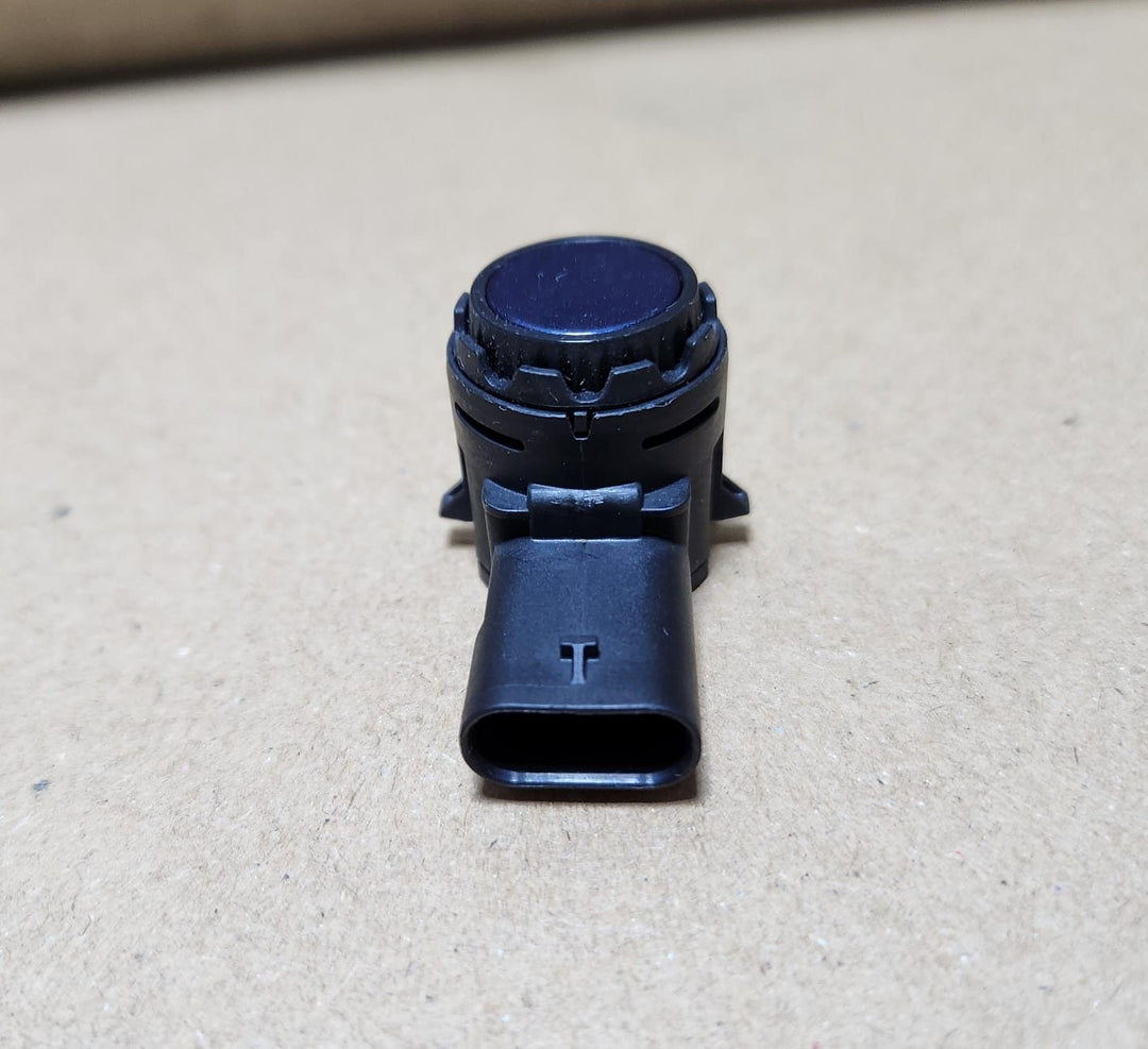 Genuine BMW Park Ultrasonic Sensor 9472277. F40 F44 G20 G11 G12 F91 G15